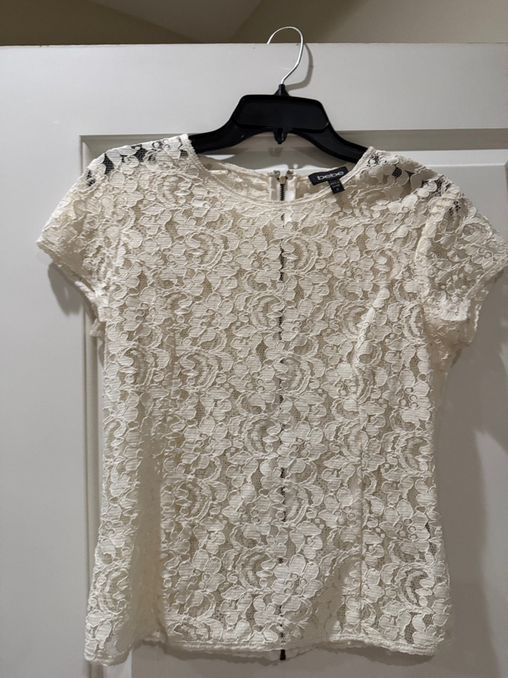 bebe Cream Floral Lace Cap Sleeve Top